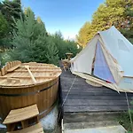 Luxury tent Zarevo Glamping *