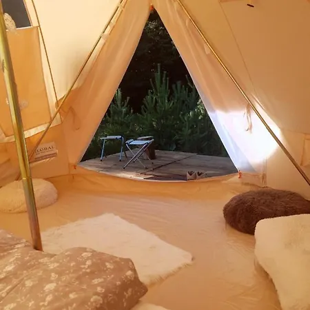 Zarevo Glamping אוהל מפואר