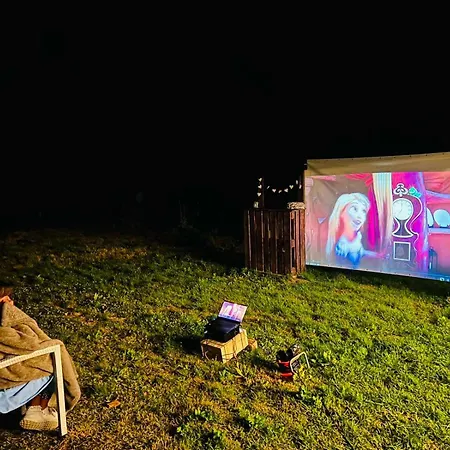 Zarevo Glamping אוהל מפואר *